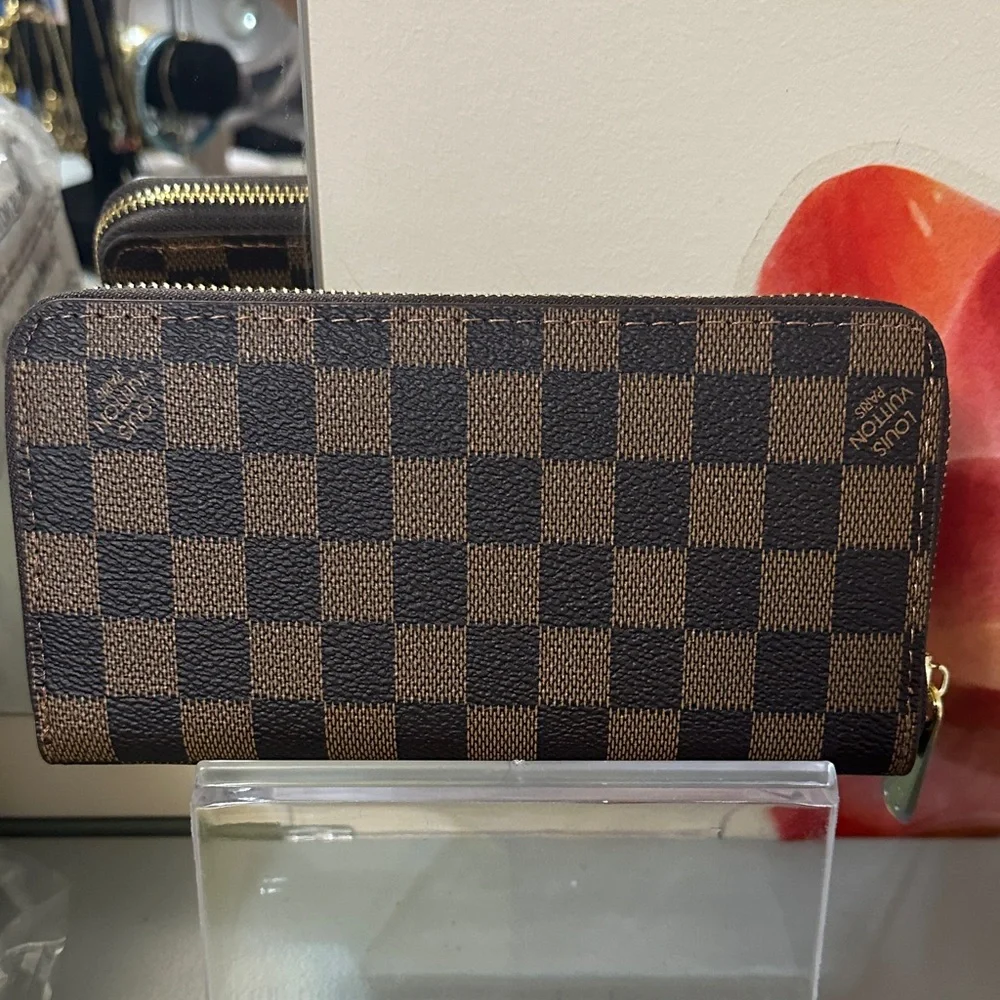 Louis Vuitton Damier Ebene Wallet - Picture 1 of 5